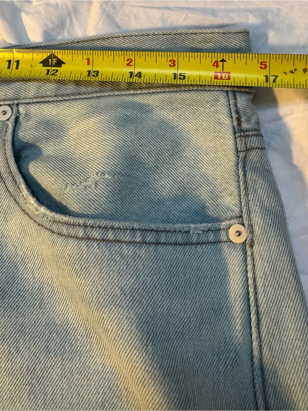 Madewell Relaxed Denim Shorts Women’s 28 Light Wash Raw Hem 100% Cotton - Picture 13 of 15